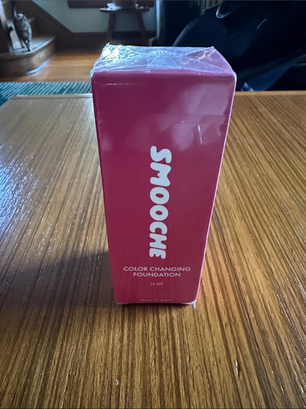 New in sealed box Smooche Color Changing Foundation